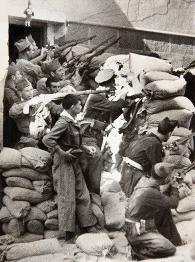 Soldati che combattono durante l